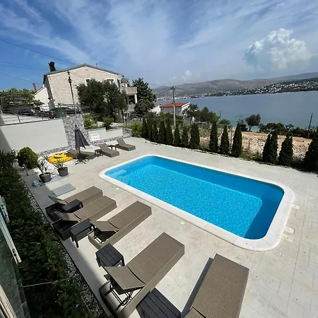 Seaesta Dino Апартаменты